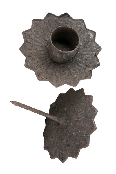 KYNTTIL&Auml;NJALKA tikulla