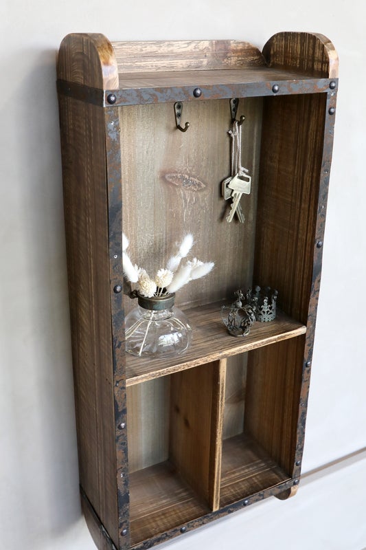 PUINEN SEIN&Auml;HYLLY