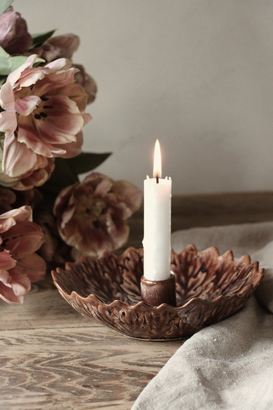 Ruskea kynttil&auml;njalka Leaf 18x5cm