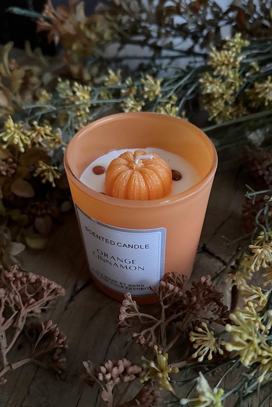 Tuoksukynttil&auml; Appelsiini & Kaneli
