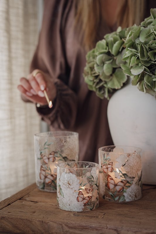 Majas Cottage Hortensia & Butterflies lyhdyt kolmessa eri koossa